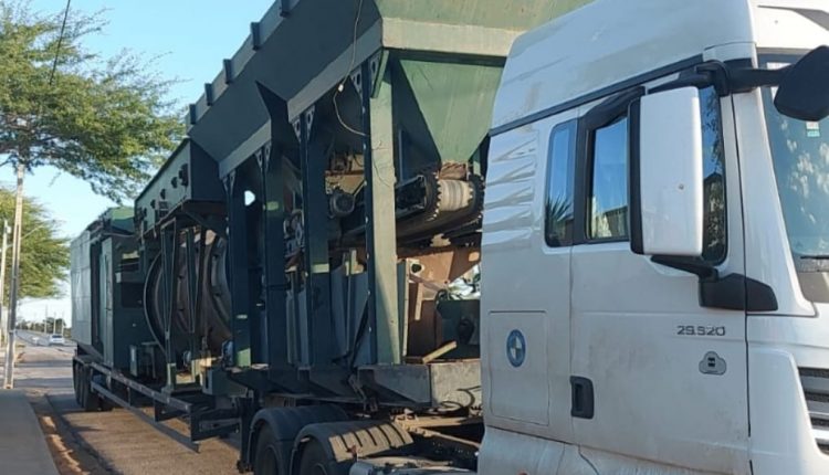 Mais máquinas começam a chegar a Aracatu para dar início às obras do asfalto