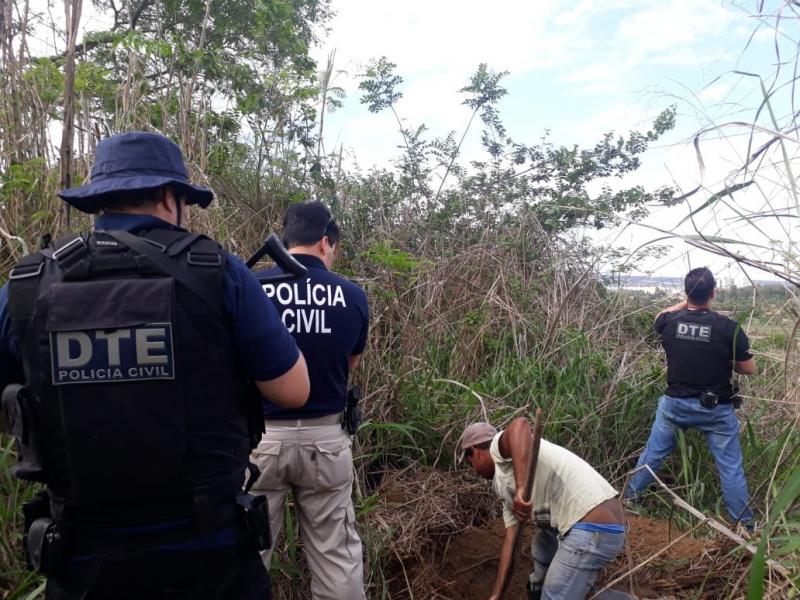 Polícia Civil apreende 10 pistolas e mais de 2 mil munições enterradas em Vitória da Conquista