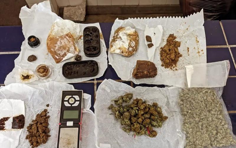 PRE apreende drogas no entroncamento da BA-262 com a BR-030 em Brumado