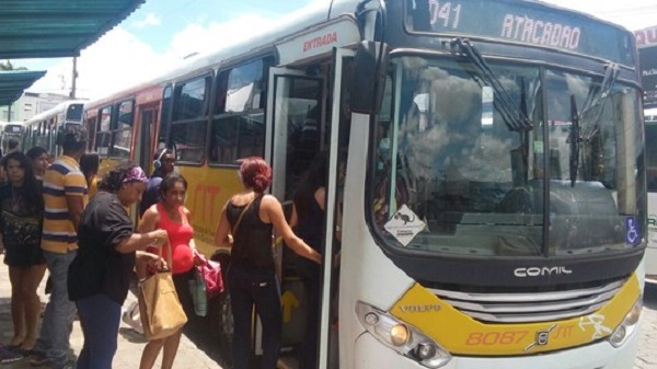 Após acordo, funcionários de empresa de ônibus voltam ao trabalho em Vitória da Conquista 