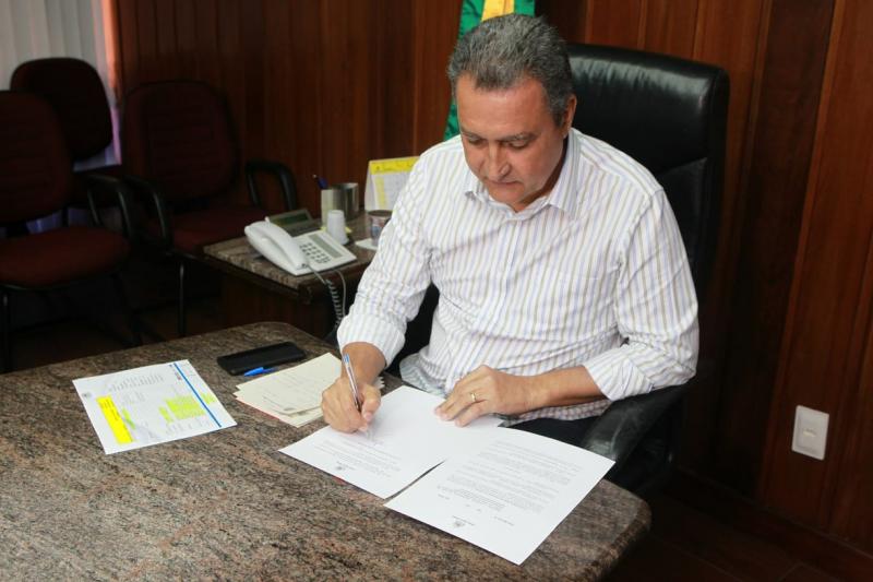 Rui autoriza concurso público para contratação de 1.806 professores e 307 coordenadores pedagógicos