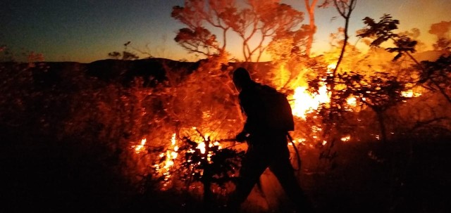 Incêndio atingiu área de vegetação em Rio de Contas, na Chapada Diamantina
