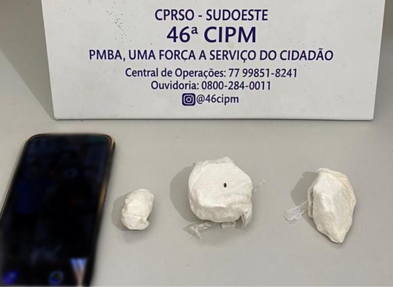 Acusado de tráfico de drogas é preso durante abordagem em Livramento de Nossa Senhora