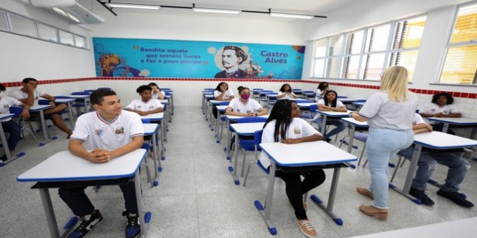 Número de estudantes da rede estadual inscritos no Enem 2024 supera o da edição passada