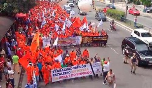 Petrobras vai demitir cinco mil funcionários terceirizados