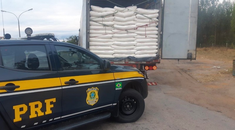 Sudoeste da Bahia: Caminhão carregado com farinha de trigo é apreendido com nota fiscal falsa