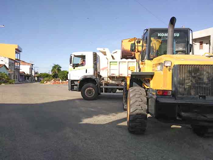 Praça Rua Nova está sendo reconstruída em Aracatu para dar lugar a um espaço de lazer mais moderno e com acessibilidade