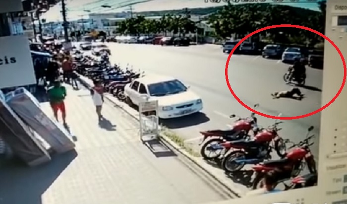 Idosa de 73 anos não resiste e morre após ser atropelada por moto no centro de Brumado