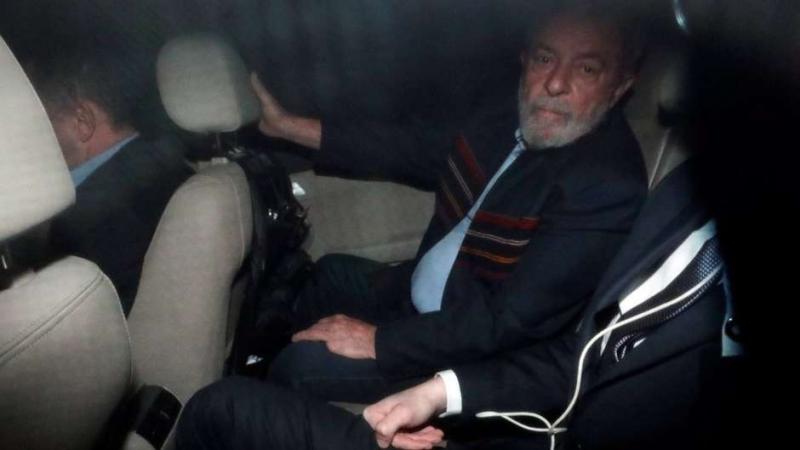Lula deve ser preso nesta sexta - saiba quais as chances de ele deixar a cadeia