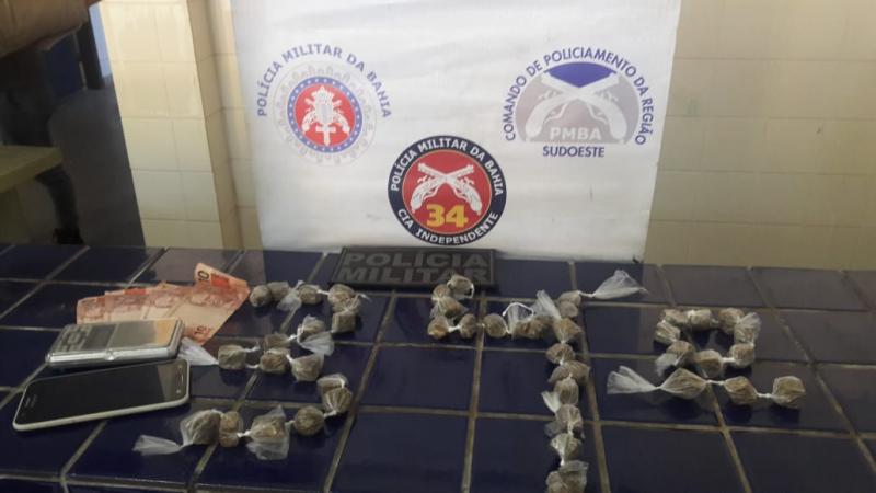Adolescente é apreendido com drogas no Bairro de São Félix em Brumado