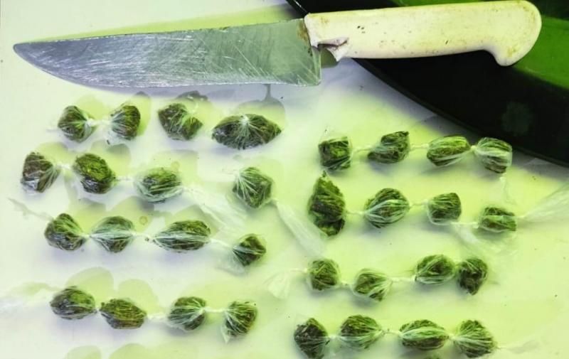 Acusado de ameaçar o tio de morte, homem é preso com drogas em Guanambi