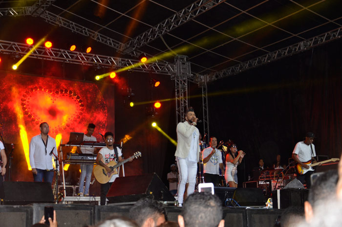 Chapada Diamantina: Show de Silvanno Salles reúne milhares de pessoas em Ibicoara; veja o vídeo