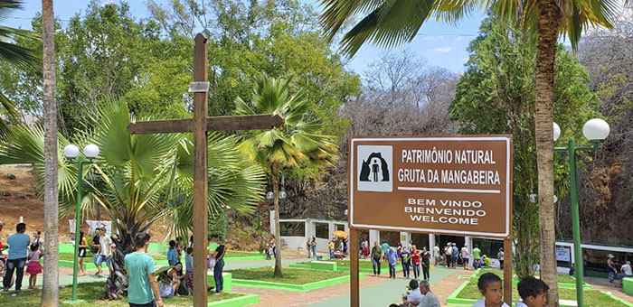 Milhares de romeiros participam da Missa Festiva da Gruta em Ituaçu; veja o vídeo com a reportagem especial