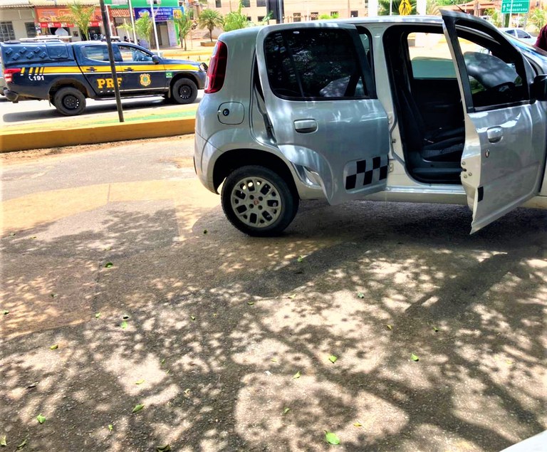 PRF na Bahia recupera dois veículos em ocorrências distintas na cidade de Caetité