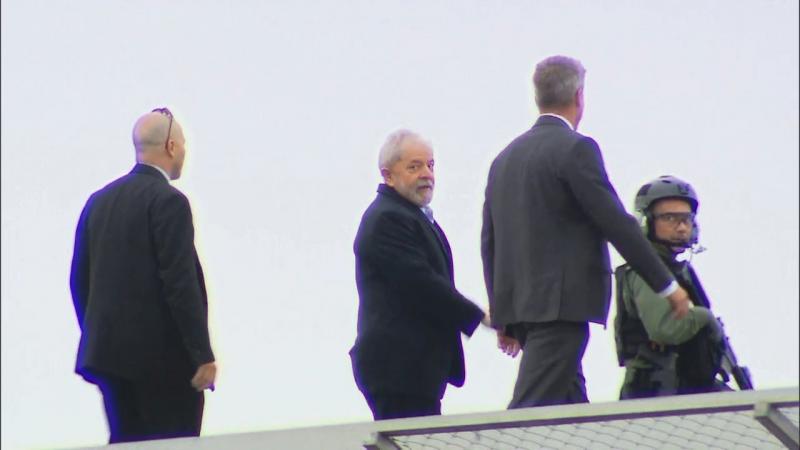 Justiça autoriza Lula a deixar a prisão para ir ao velório do neto em SP