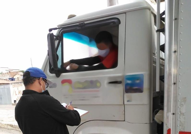 Para conter avanço da Covid-19, prefeitura de Aracatu instala barreira sanitária