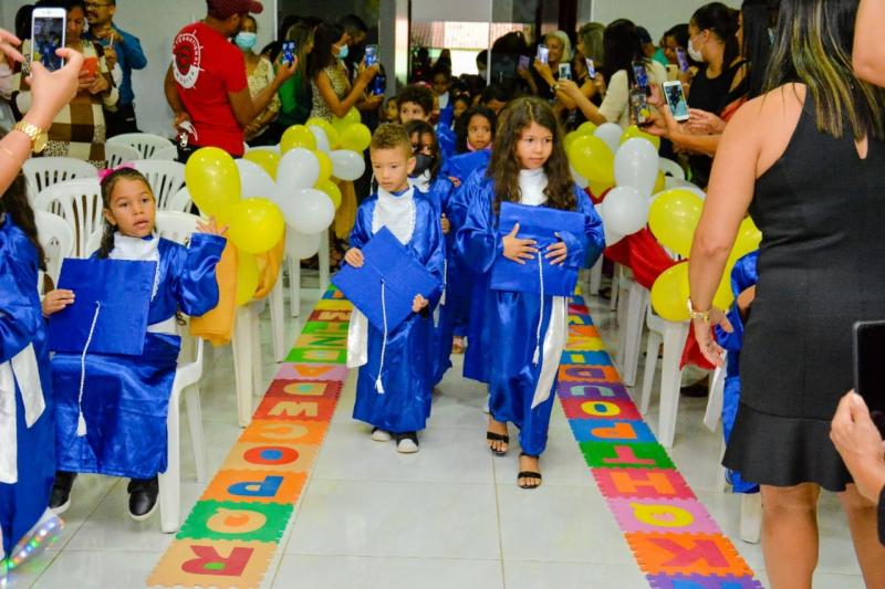 Secretaria de Educação de Guajeru realiza formatura da educação infantil de alunos da Escola Santa Rosa 