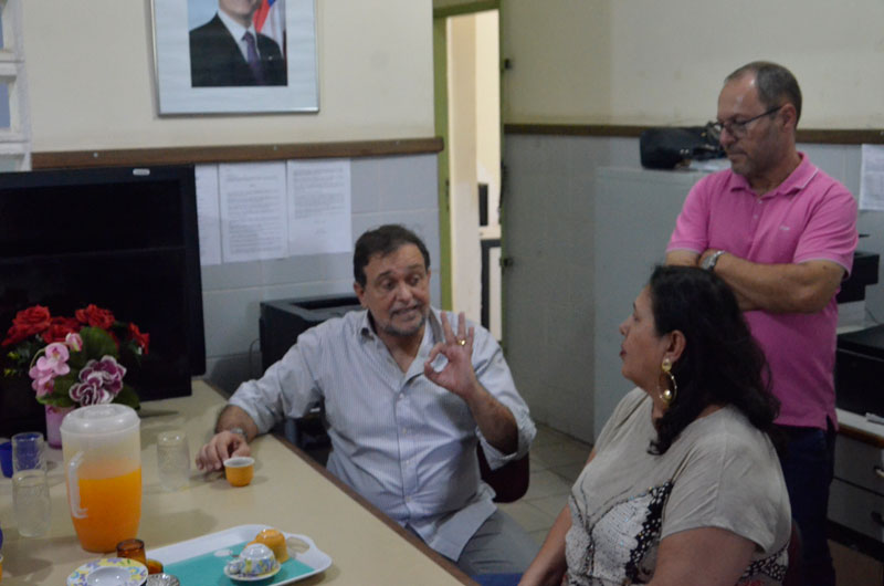 Secretário de Educação visita Colégio Getúlio Vargas em Brumado e dialoga com servidores e alunos