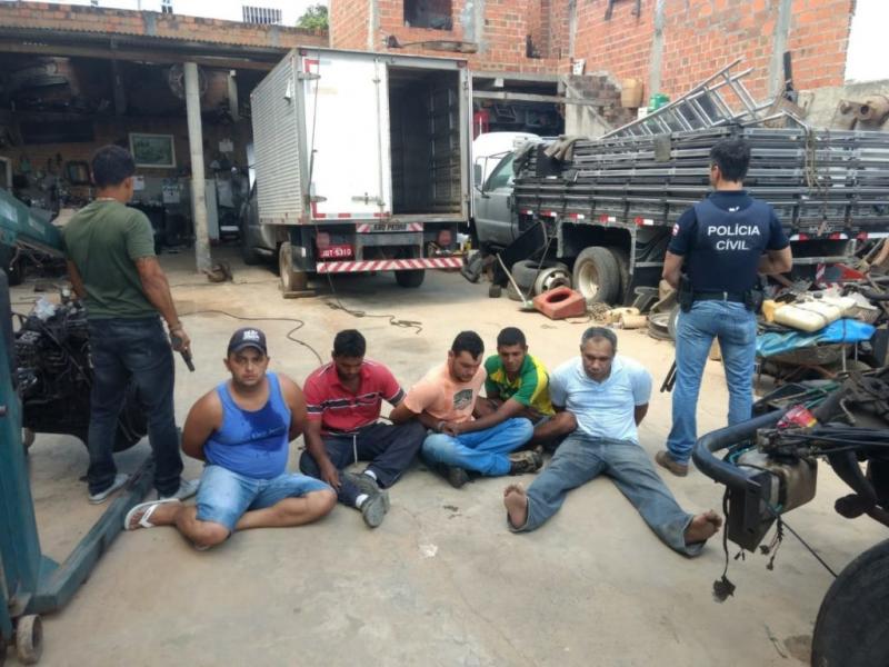 Quinteto que roubava e adulterava veículos é preso em Jequié