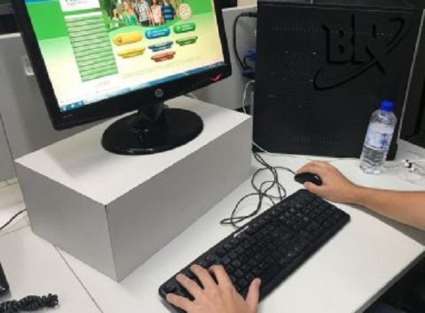 Três passageiros de ônibus são presos com quase 14 kg de cocaína em Seabra