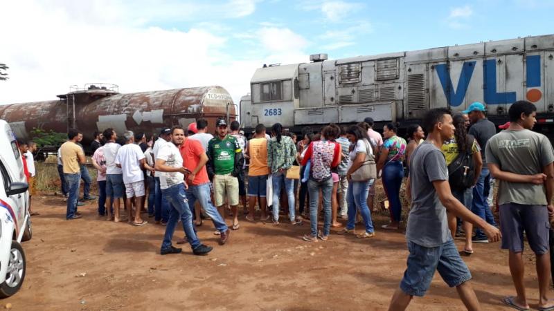 Mulher morre atropelada por locomotiva após caminhar nos trilhos em Licínio de Almeida