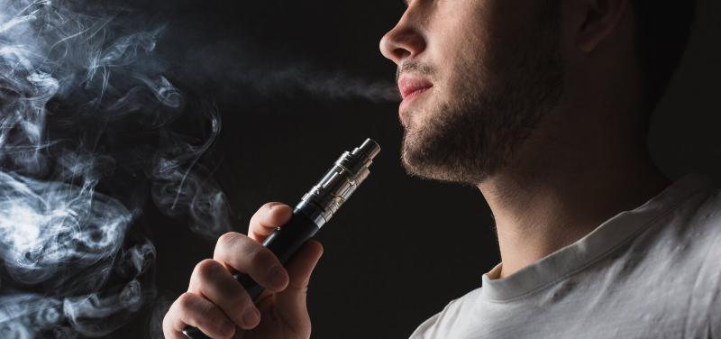 Anvisa estabelece regulação que proíbe uso e venda de cigarros eletrônicos no Brasil