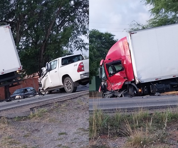 Motoristas ficam feridos em acidente na BR-030, próximo a Lagoa do Leite em Brumado