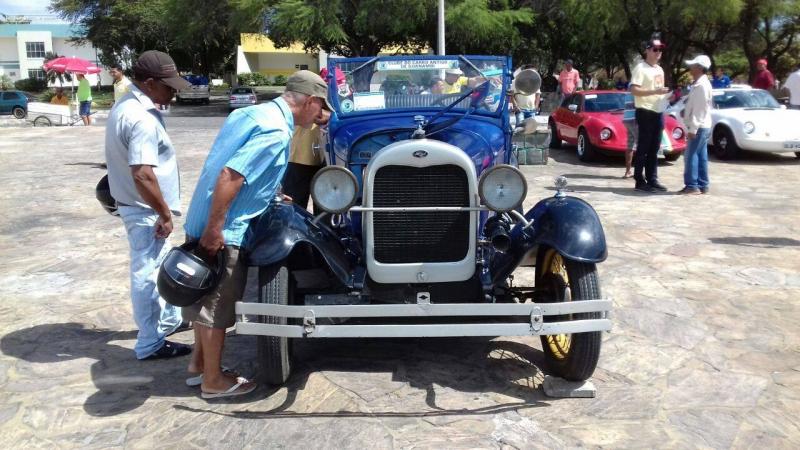 11º Encontro de carros antigos acontece em Guanambi