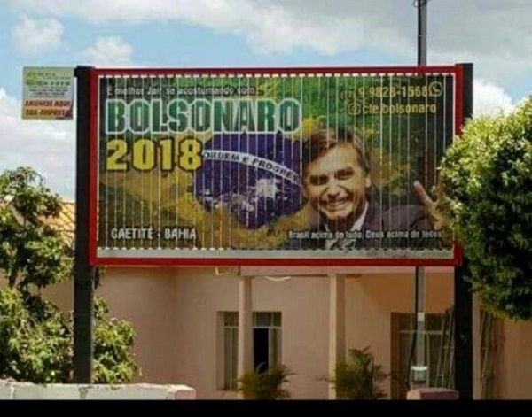 Outdoor de Jair Bolsonaro é instalado em Caetité