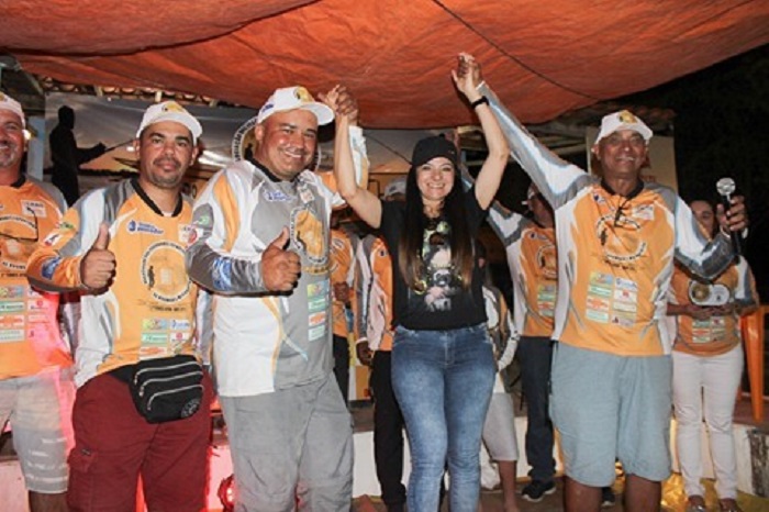 Prefeita de Anagé, Elen Zite apoia evento de Pesca Esportiva na Prainha de Anagé