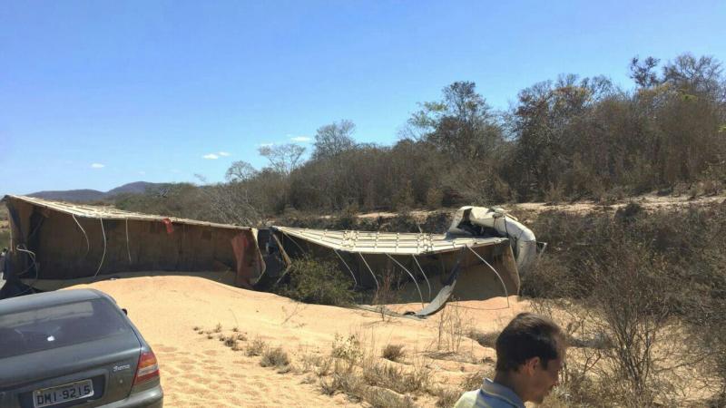 Rio - antoniense morre em grave acidente em Ibitira; carro de passeio colidiu com uma carreta