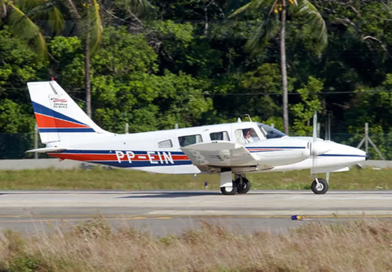 Avião da Casa Militar do Governador da Bahia bate em vegetação após falha mecânica em Condeúba