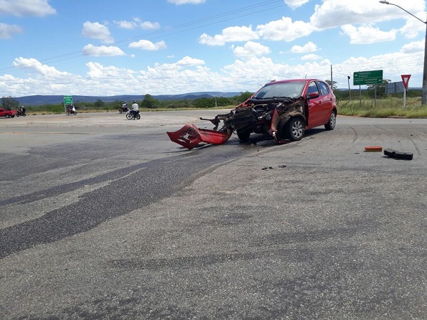 Empresário brumadense se envolve em acidente no trevo da BR-030 em Brumado