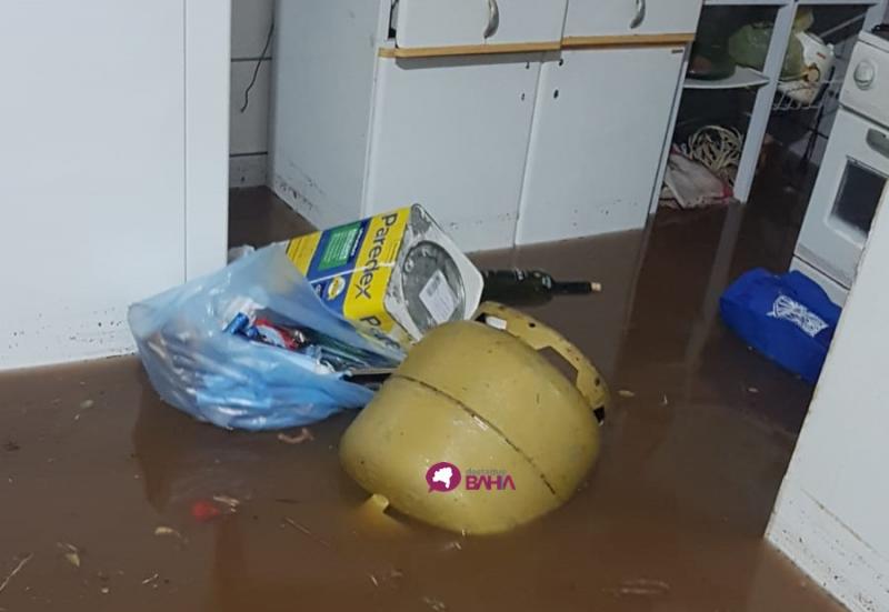 Chuva forte causa alagamentos e deixa prejuízos em Brumado