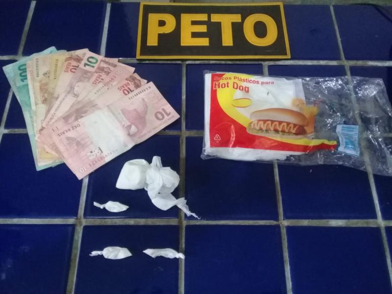 Brumado: Jovens são detidos por tráfico de drogas na Vila Presidente Vargas