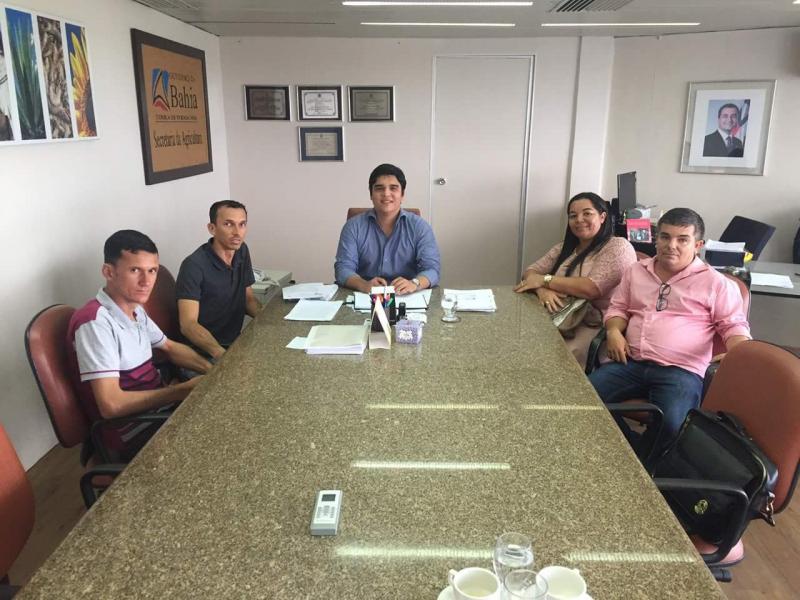 Presidente da Câmara de Malhada de Pedras e demais vereadores se reúnem com deputados em busca de benefícios para o município