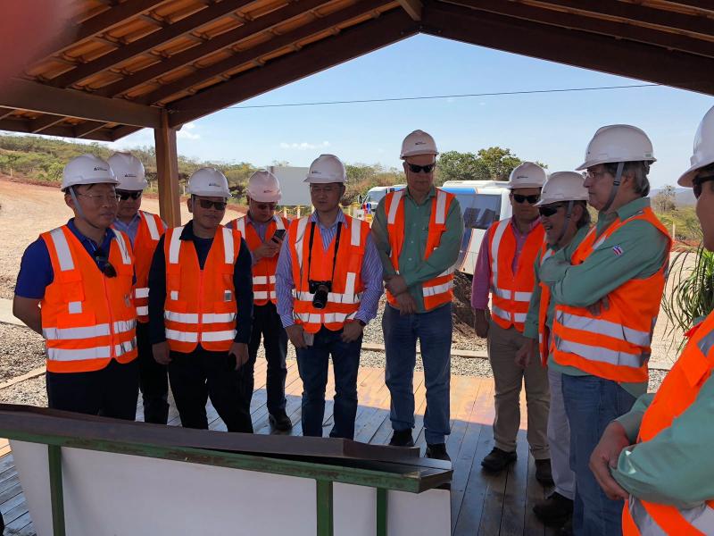 Chineses sobrevoam mina de ferro e ferrovia em Caetité