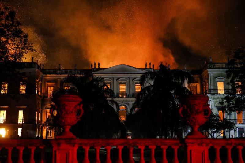 Incêndio destrói Museu Nacional do Rio de Janeiro