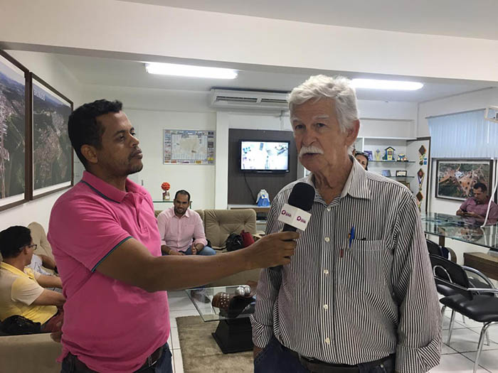 Prefeito Eduardo Vasconcelos nomeia Castilho Viana como Secretário de Planejamento; veja a entrevista