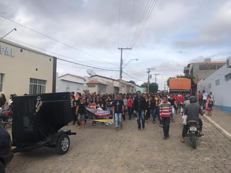Secretaria de Saúde de Malhada de Pedras realiza caminhada para prevenção dos acidentes de trânsito