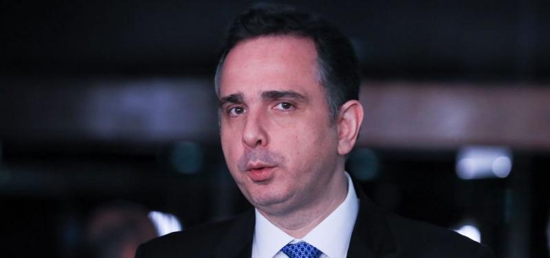 Juro alto inibe projetos do governo Lula, diz presidente do Senado