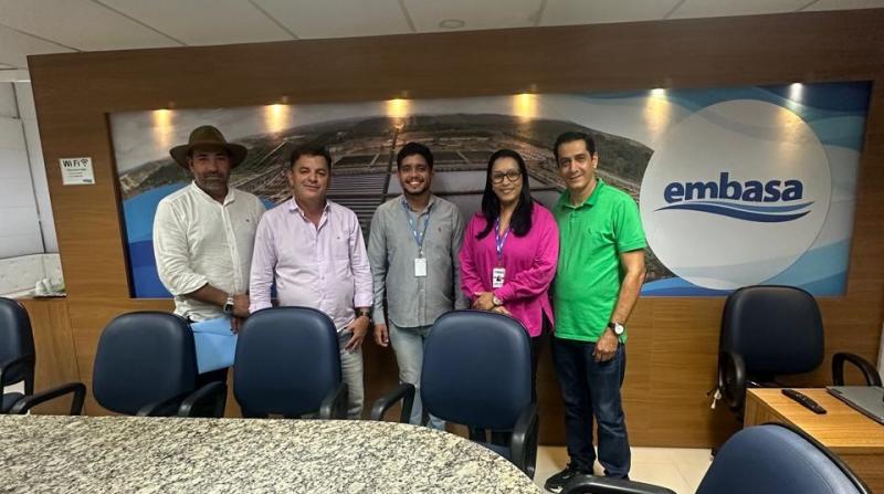 Vereador André Berkovitz e prefeito Gerson Martins solicitam na Embasa extensão de rede de água para as comunidades do Grama, Duas Lagoas e Sambaíba