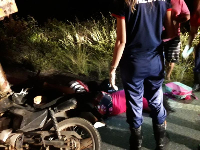 Três pessoas morrem vítimas de grave acidente entre caminhão e moto em Livramento