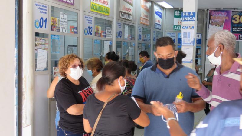 Estado inclui obrigatoriedade do uso de máscaras em shoppings, bancos e lotéricas