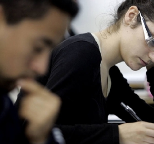 Bolsonaro sanciona lei que permite falta escolar por motivo religioso