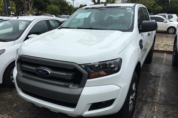 Prefeitura de Malhada de Pedras recebe veículo para apoio na área de saúde do município