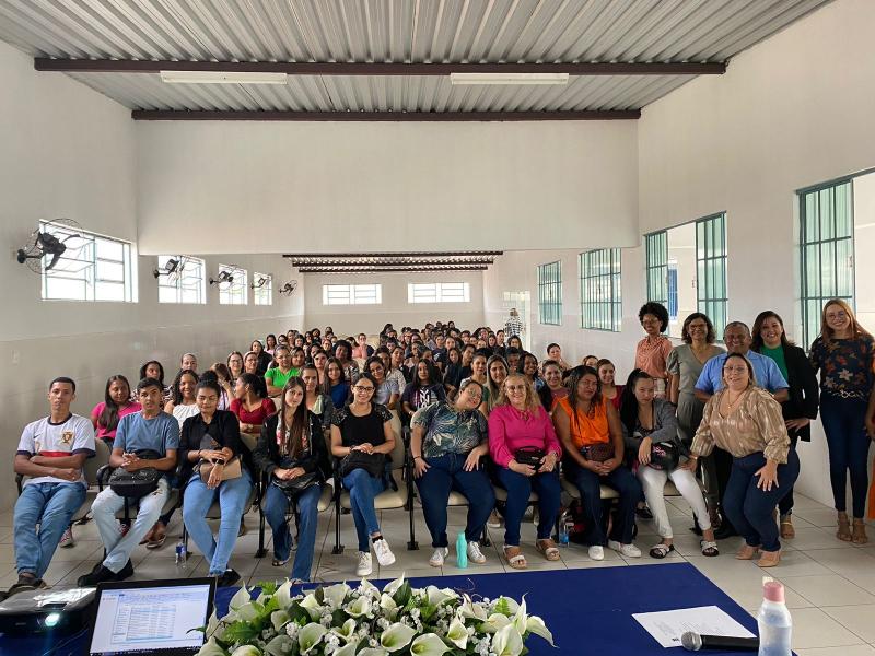 Prefeitura de Brumado realiza evento para capacitar monitores que acompanham crianças com necessidades especiais