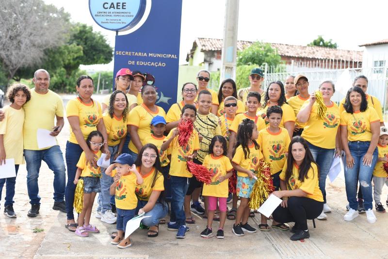Realizada em Tanhaçu, caminhada em alusão ao dia do autismo