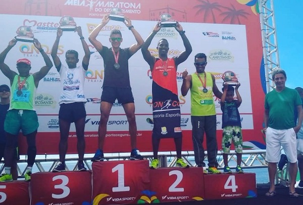 Mais uma vez: brumadense se destaca em maratona em Porto Seguro