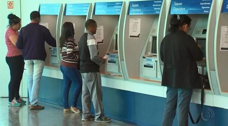 Pagamento de abono salarial para nascidos em janeiro e fevereiro começa na quinta